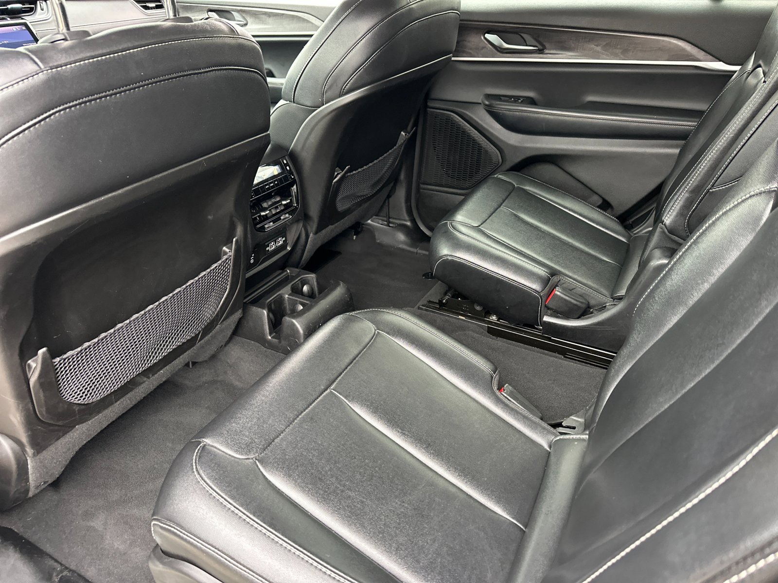 Used 2023 Jeep Grand Cherokee L Limited image 11