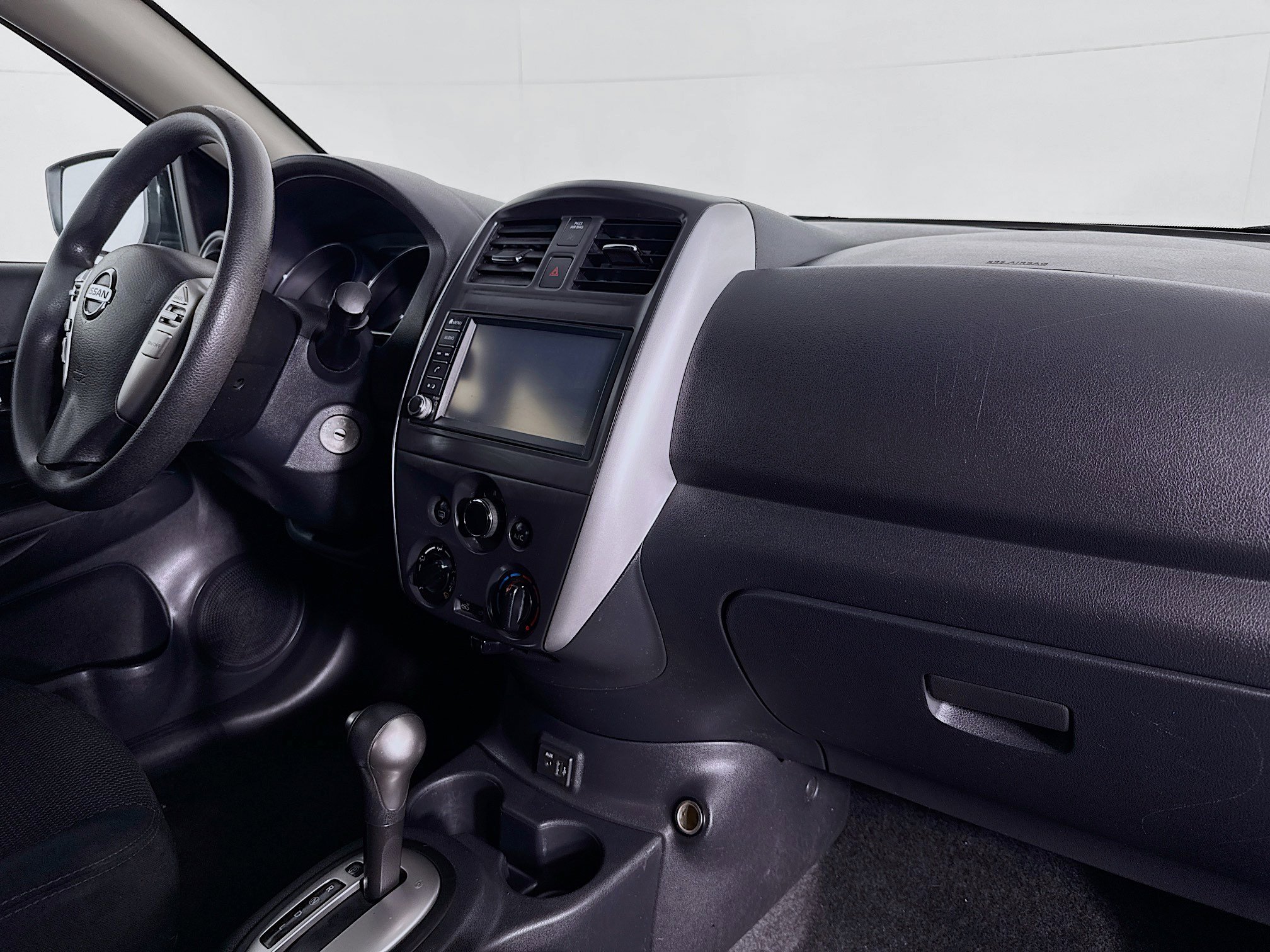 Used 2019 Nissan Versa SV image 28