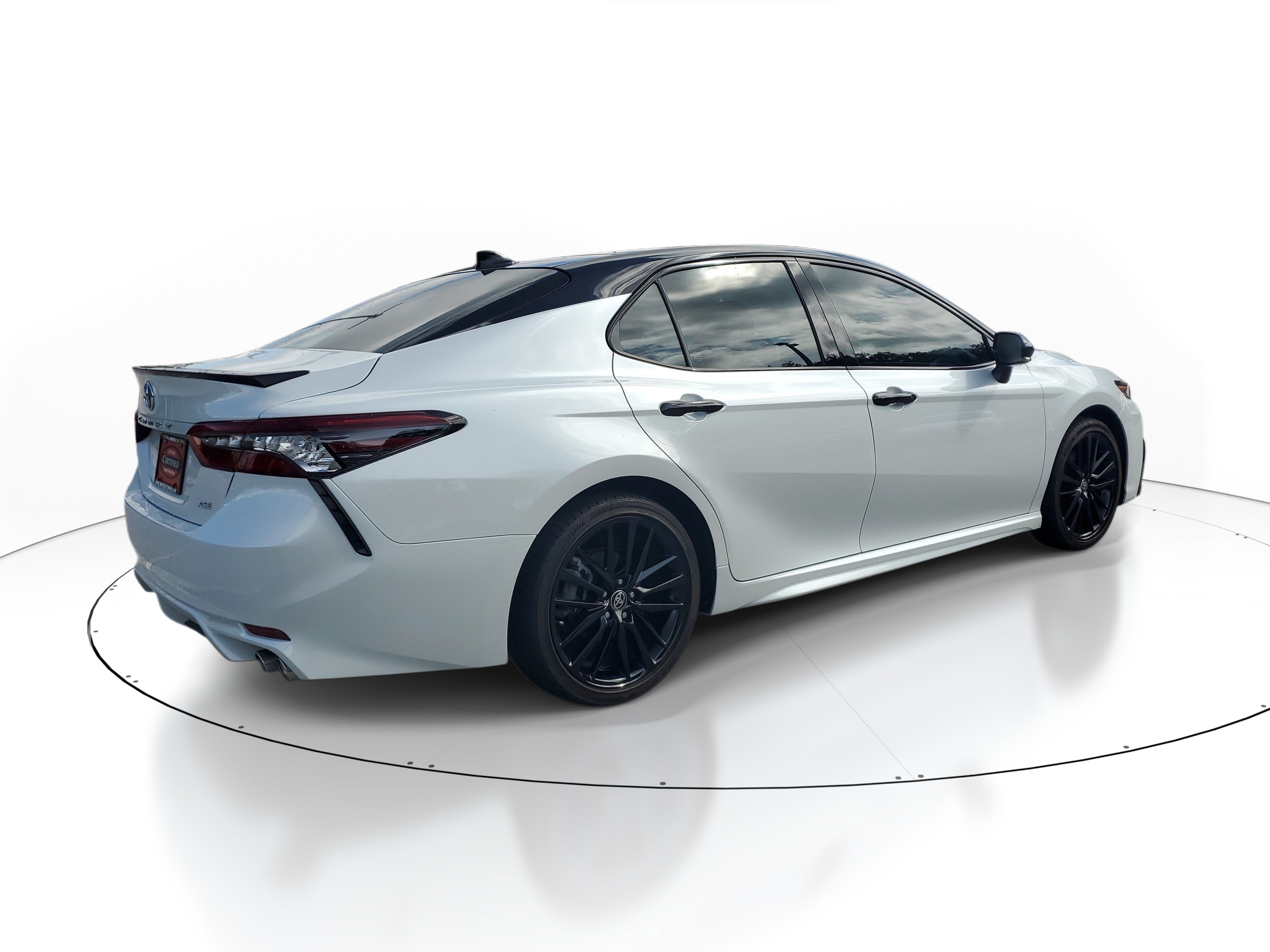 Used 2024 Toyota Camry XSE FWD image 6