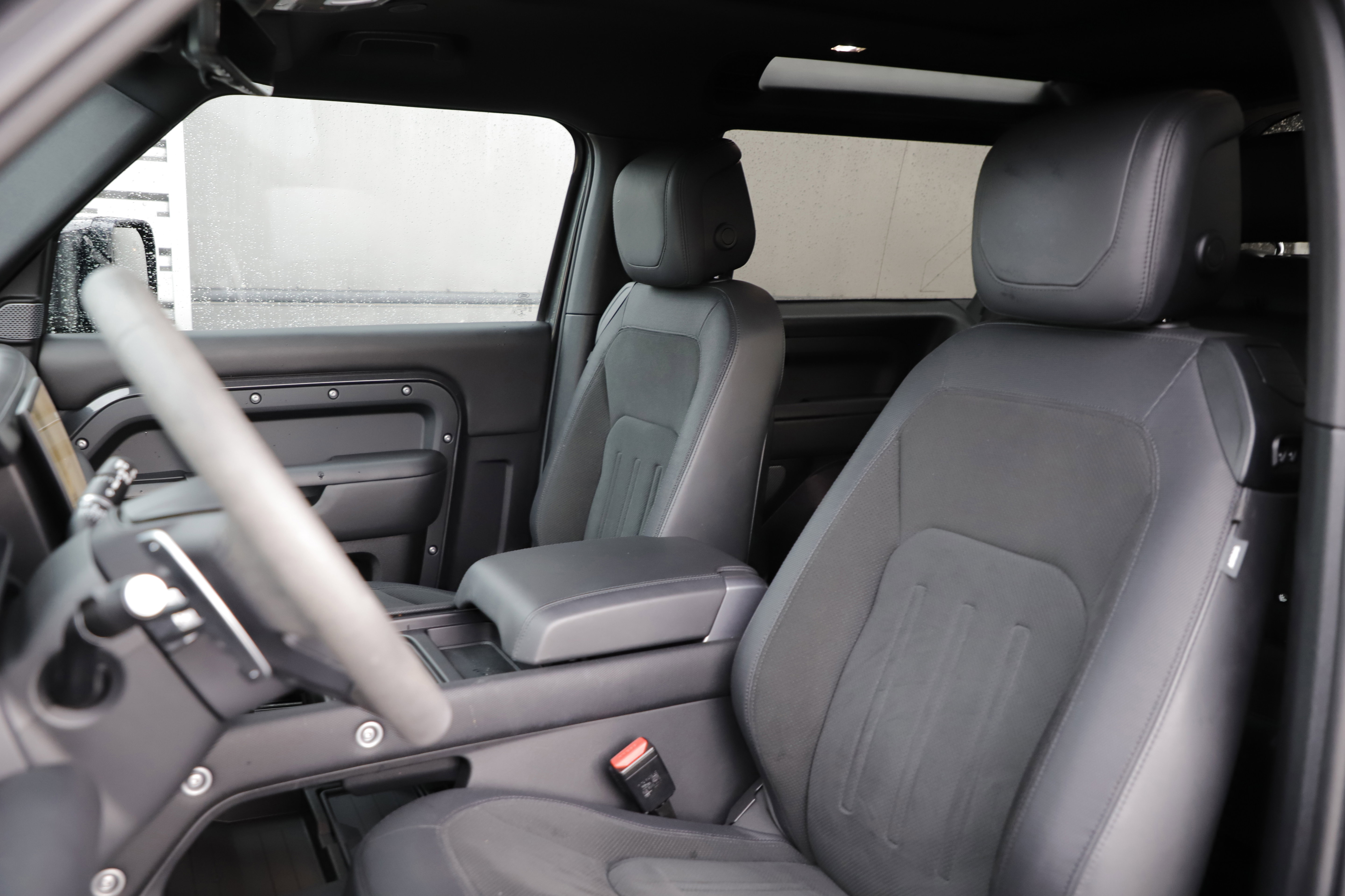 Used 2023 Land Rover Defender 90 Carpathian Edition image 13