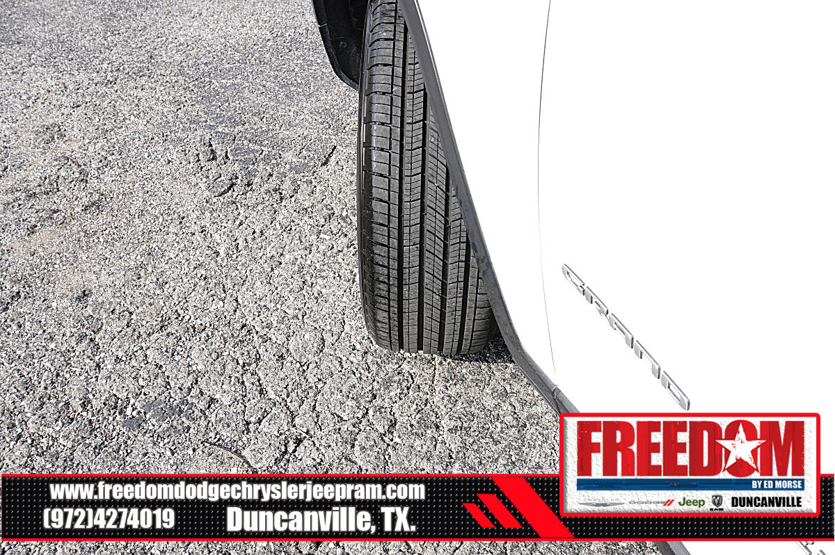 Certified 2025 Jeep Grand Cherokee L Laredo RWD image 44