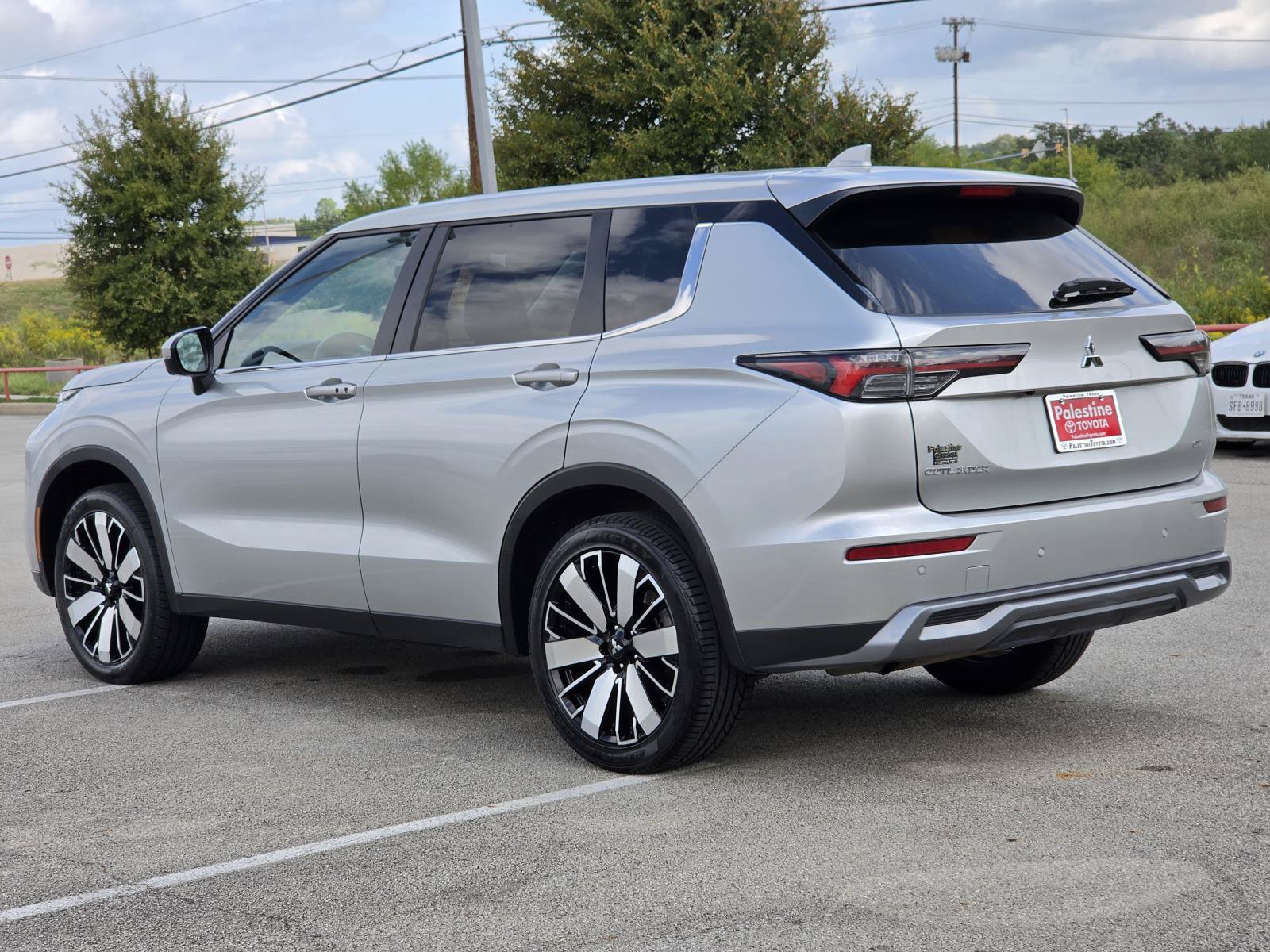 Used 2025 Mitsubishi Outlander SE AWD/4WD image 6