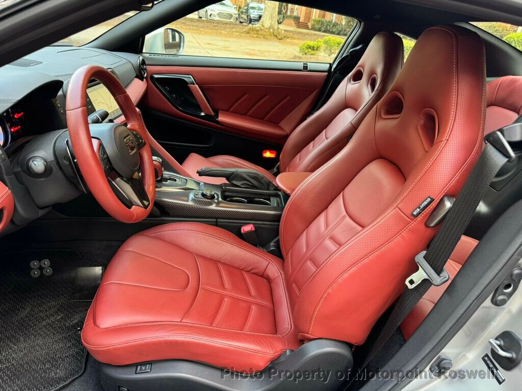 Used 2024 Nissan GT-R Premium w/ Premium Interior Package image 18