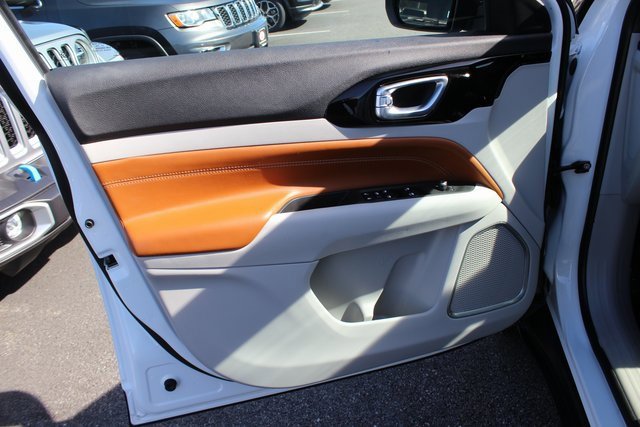 Used 2024 Jeep Compass Limited image 19