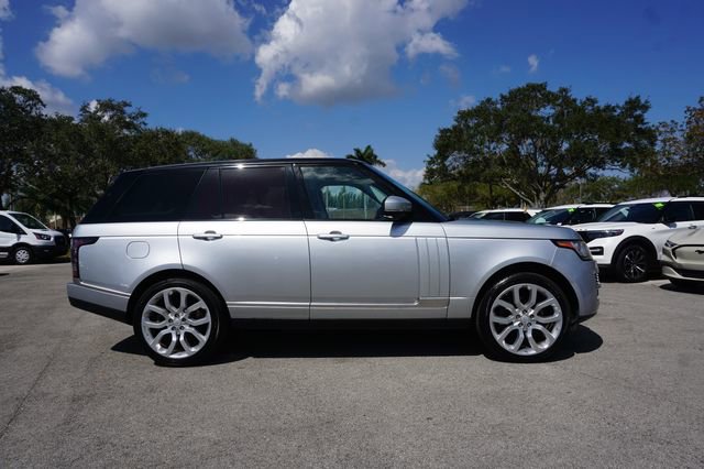 Used 2015 Land Rover Range Rover HSE image 14