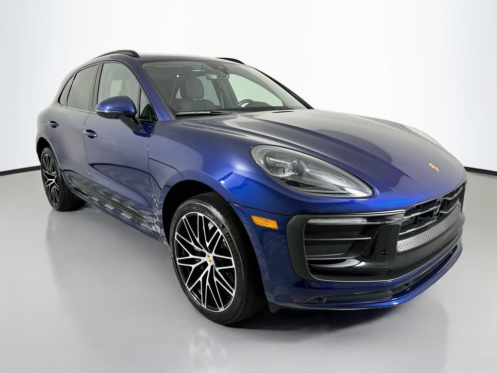 Certified 2024 Porsche Macan AWD/4WD image 7