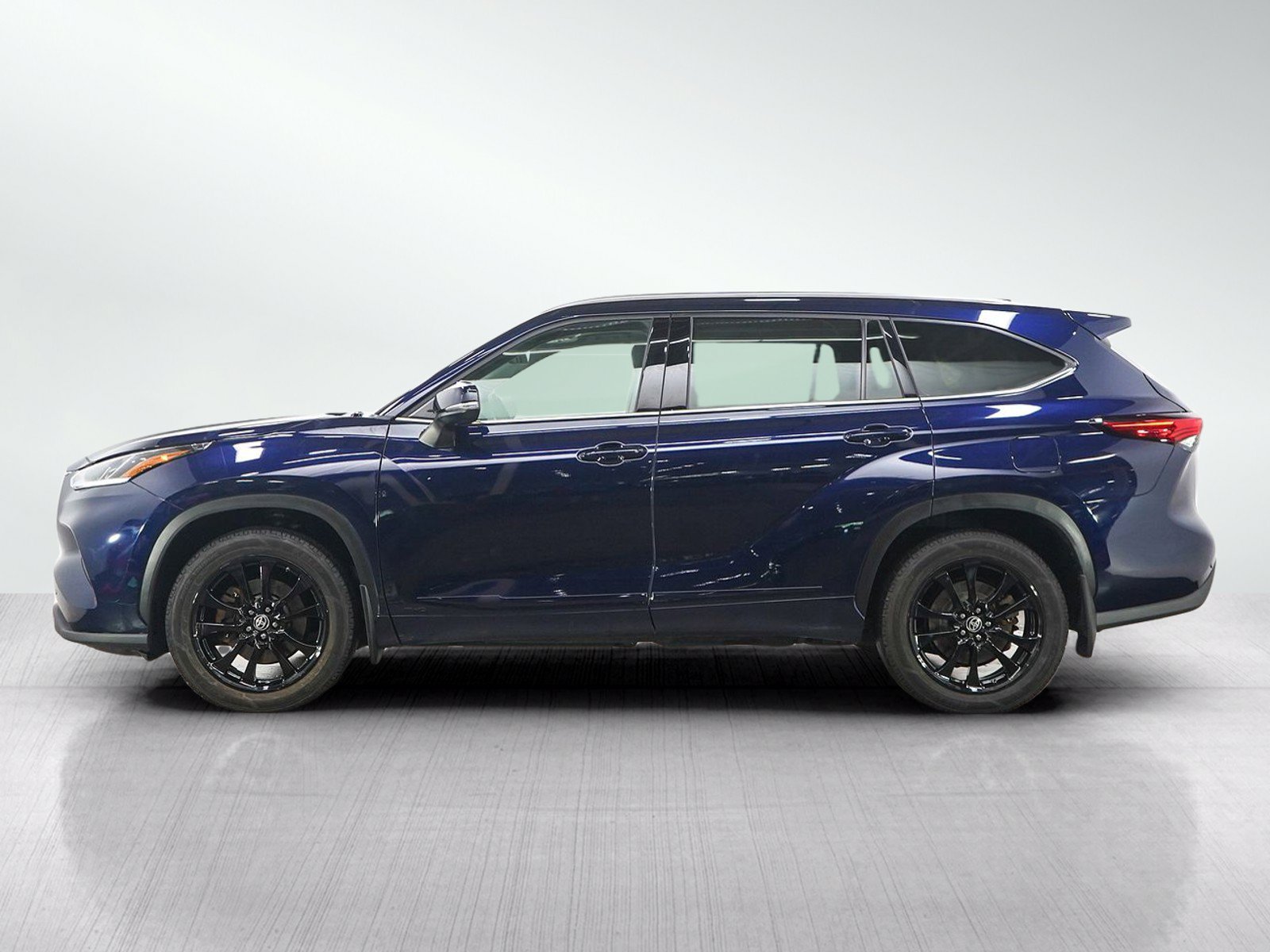Used 2023 Toyota Highlander Limited AWD/4WD image 3