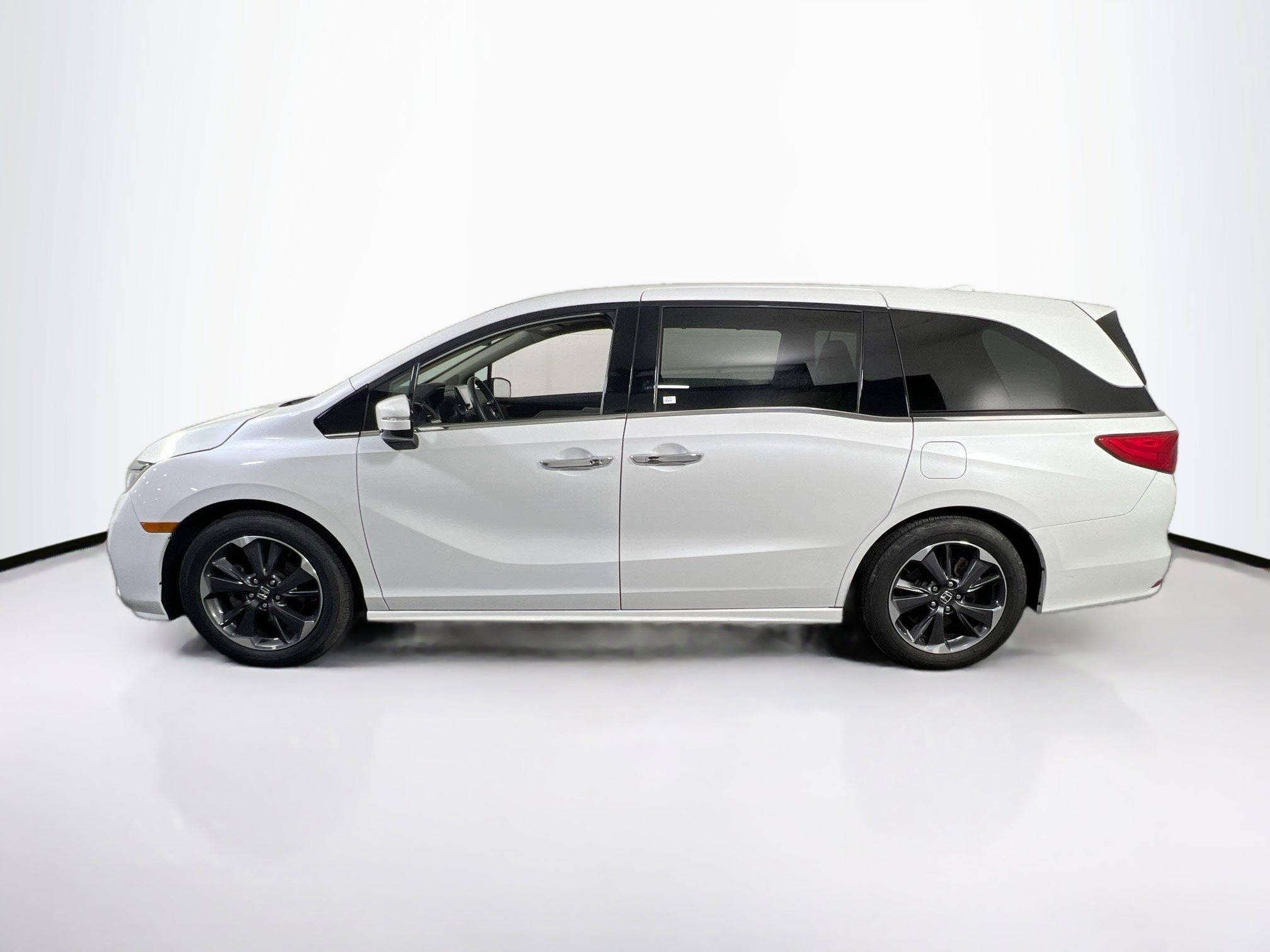 Used 2023 Honda Odyssey Elite image 8