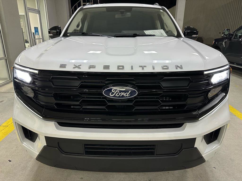 Certified 2025 Ford Expedition Active image 9