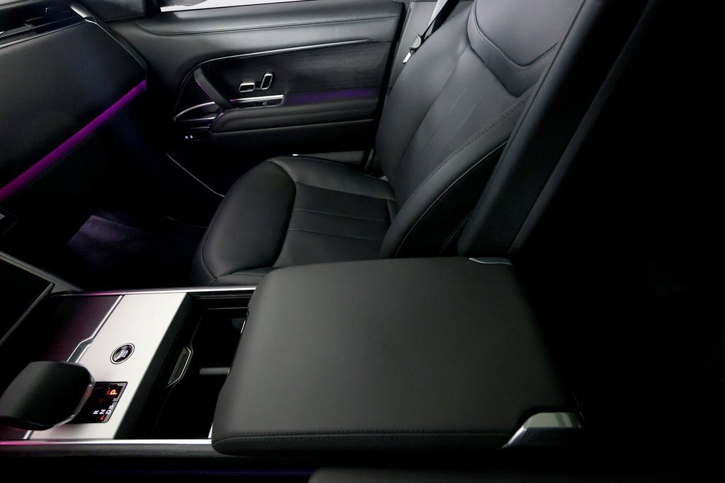 Used 2025 Land Rover Range Rover SE image 37