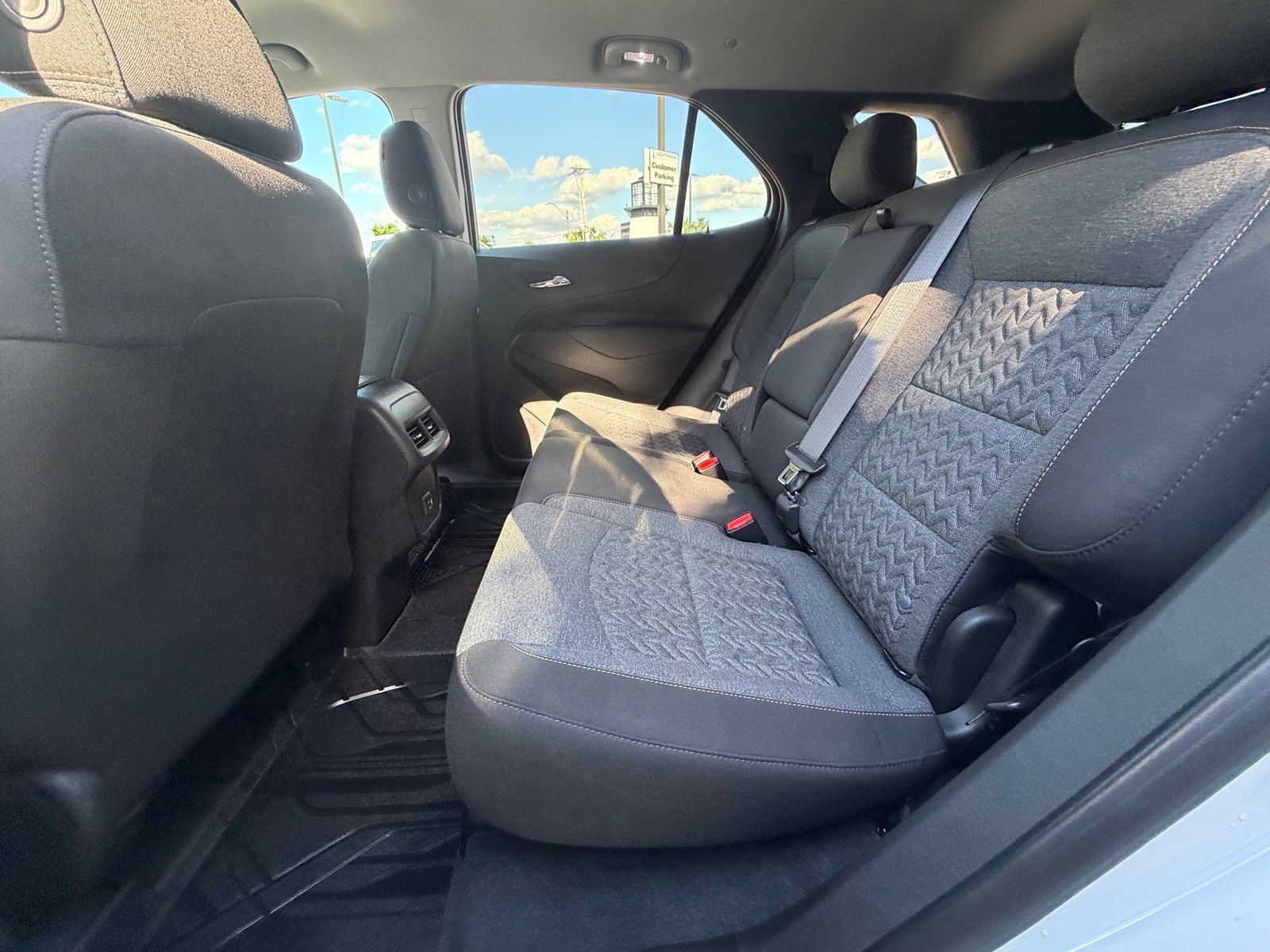 Used 2024 Chevrolet Equinox LT w/ LPO, Floor Liner Package FWD image 5