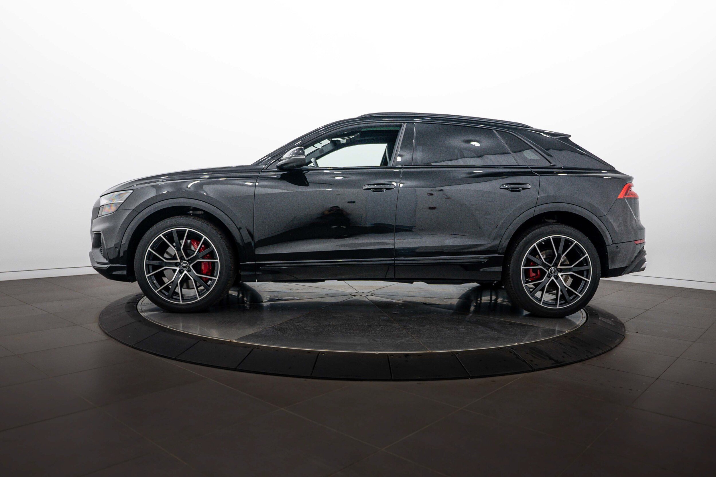Used 2023 Audi SQ8 Prestige AWD/4WD image 6