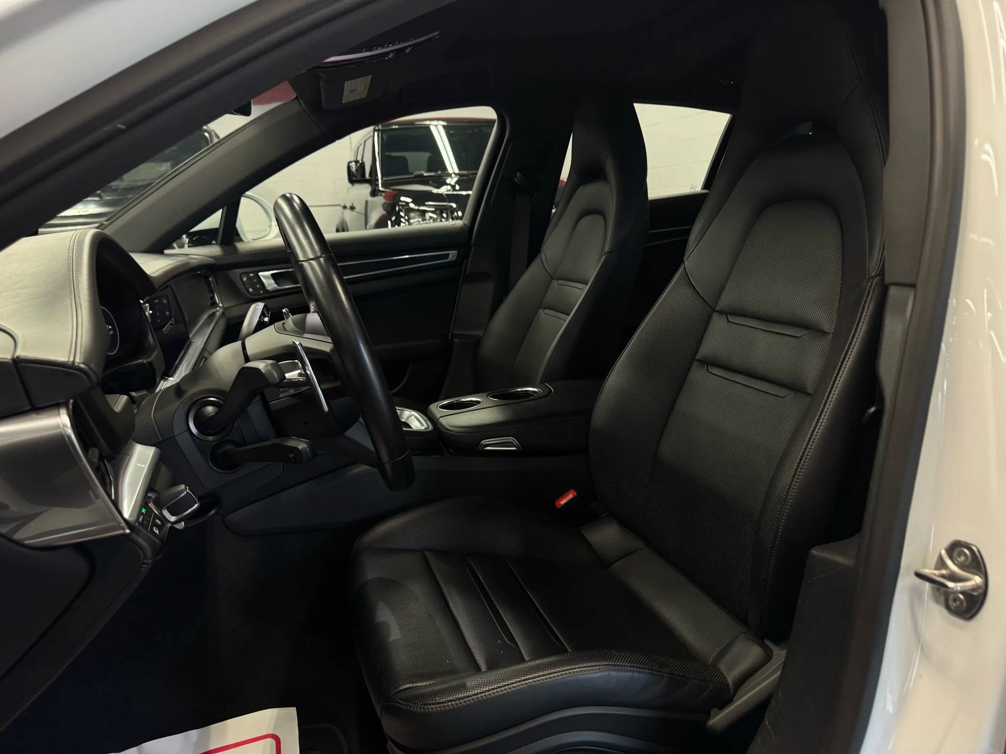Used 2023 Porsche Panamera 4 Platinum Edition image 18