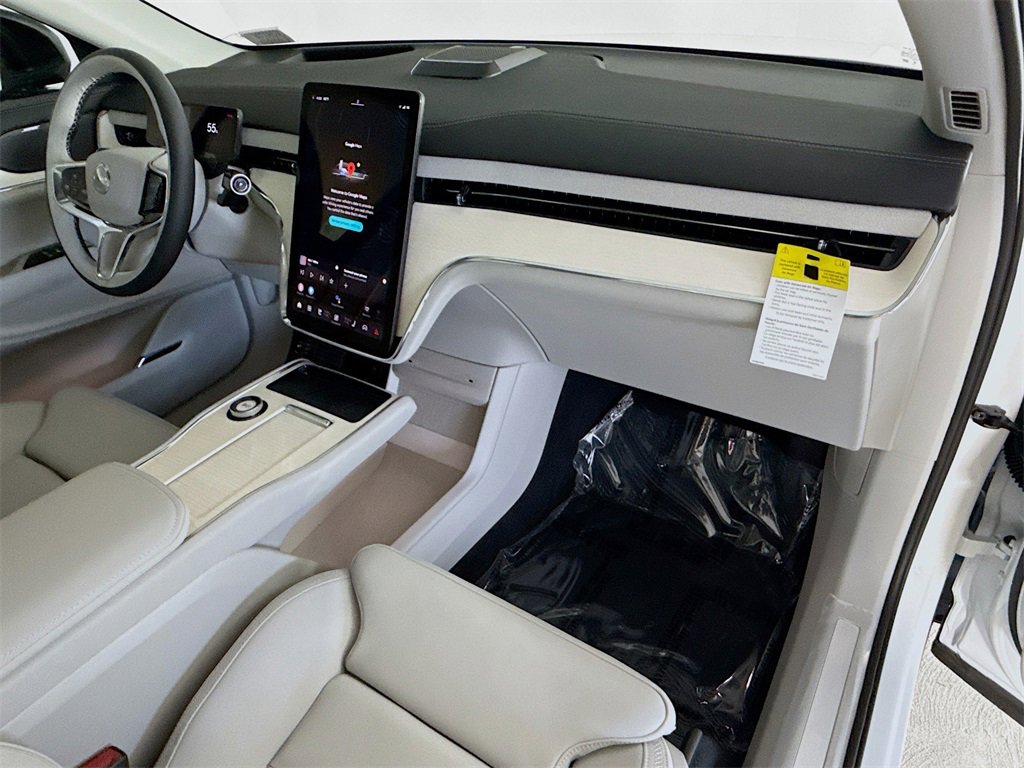 New 2025 Volvo EX90 Plus image 29