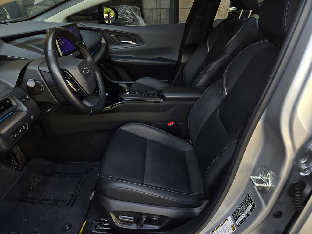 Used 2024 Toyota Prius XLE FWD image 18