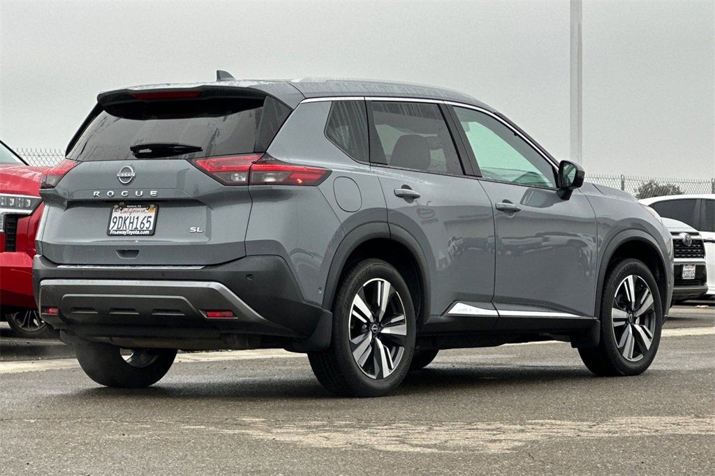 Used 2023 Nissan Rogue SL w/ SL Premium Package image 5