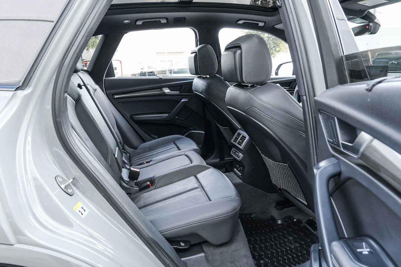 Used 2021 Audi SQ5 Premium Plus w/ Premium Plus Package AWD/4WD image 32
