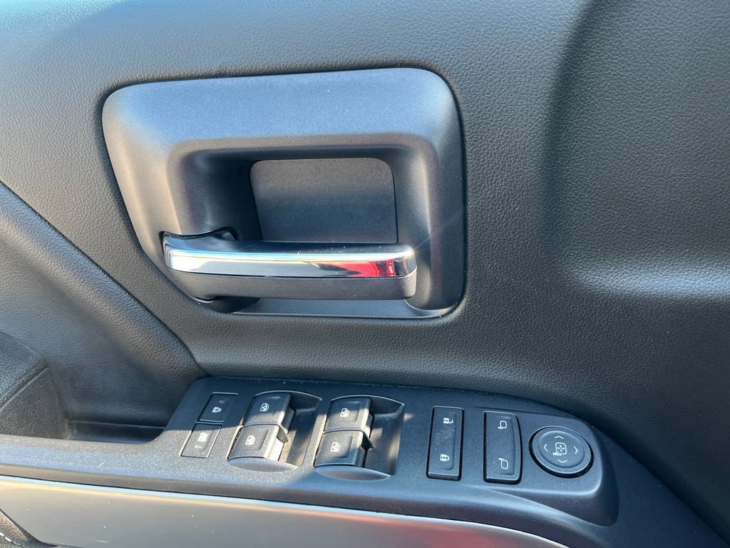 Used 2018 Chevrolet Silverado 1500 LT w/ All Star Edition RWD image 12