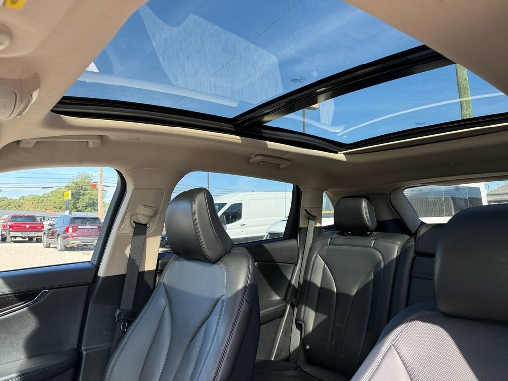 Used 2022 Lincoln Nautilus Reserve image 16