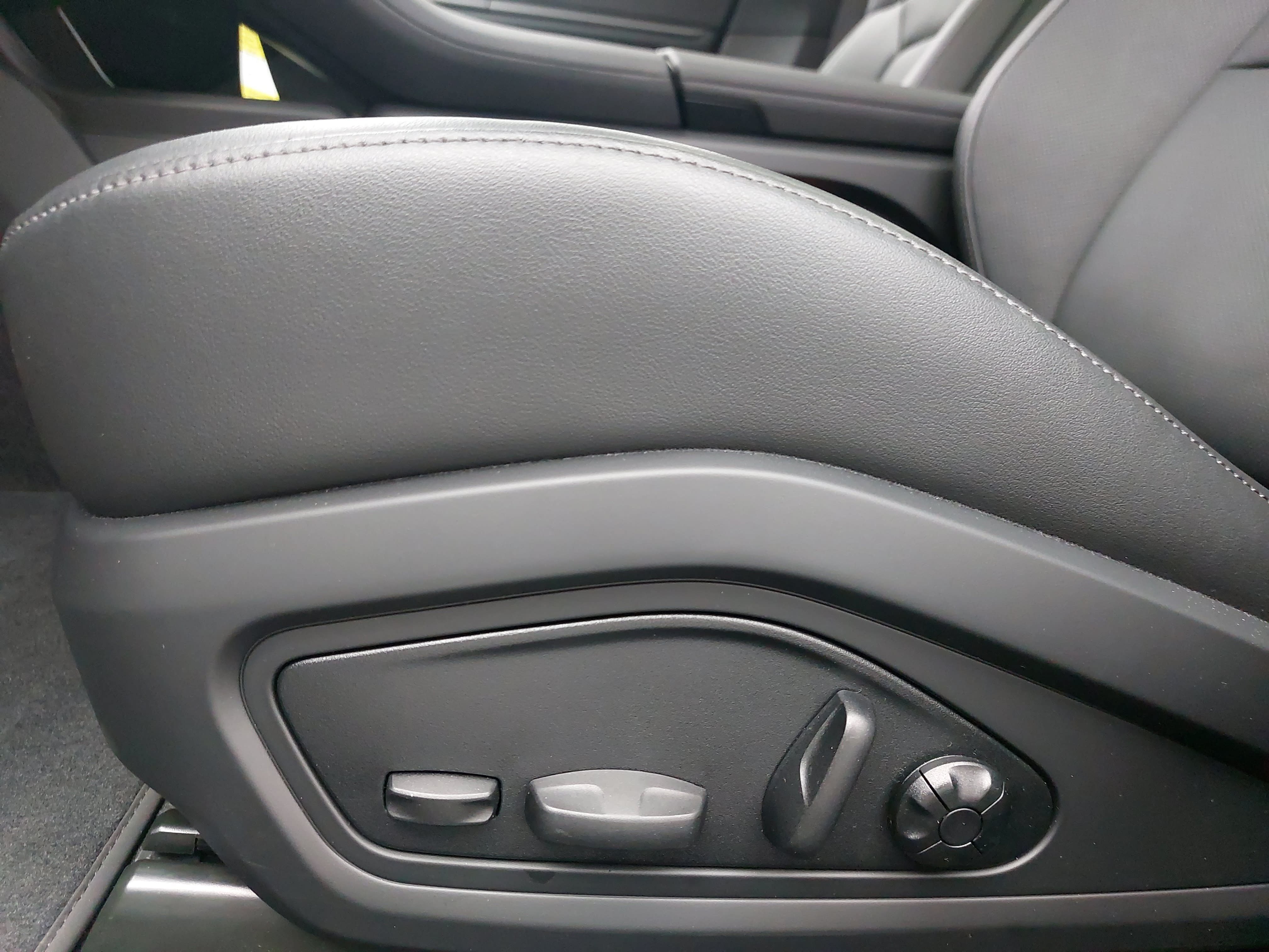 New 2026 Porsche Taycan 4S AWD/4WD image 31