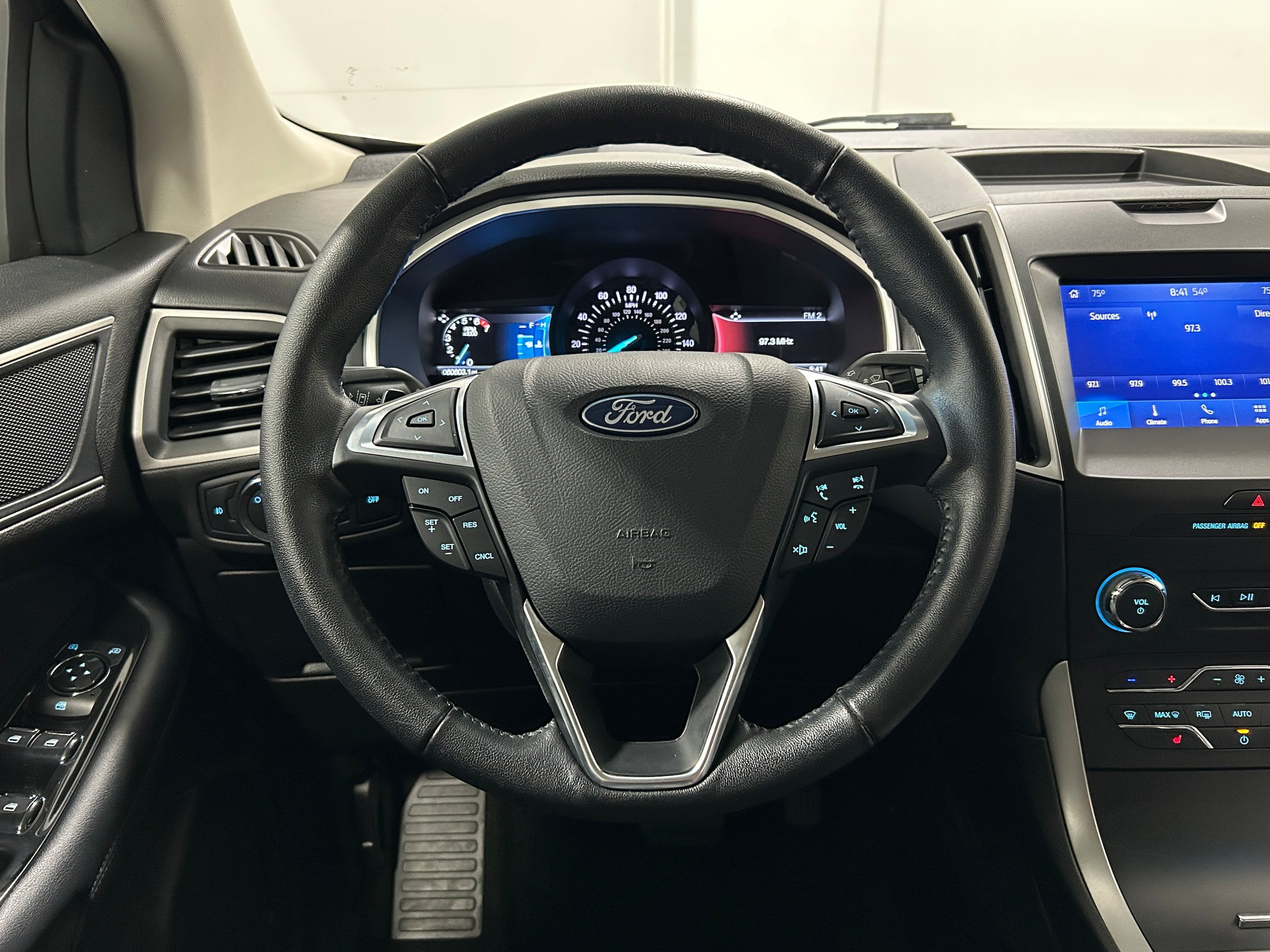 Used 2020 Ford Edge SEL AWD/4WD image 13