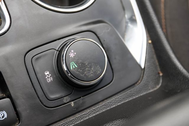 Used 2021 Chevrolet Traverse LS FWD image 22