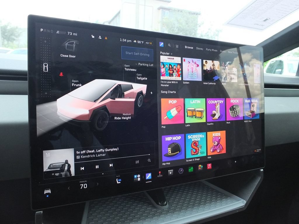 Used 2025 Tesla Cybertruck AWD Crew Cab image 32