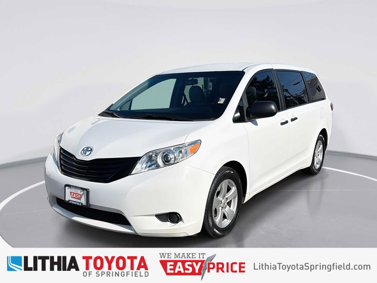 Used 2015 Toyota Sienna L FWD image 1