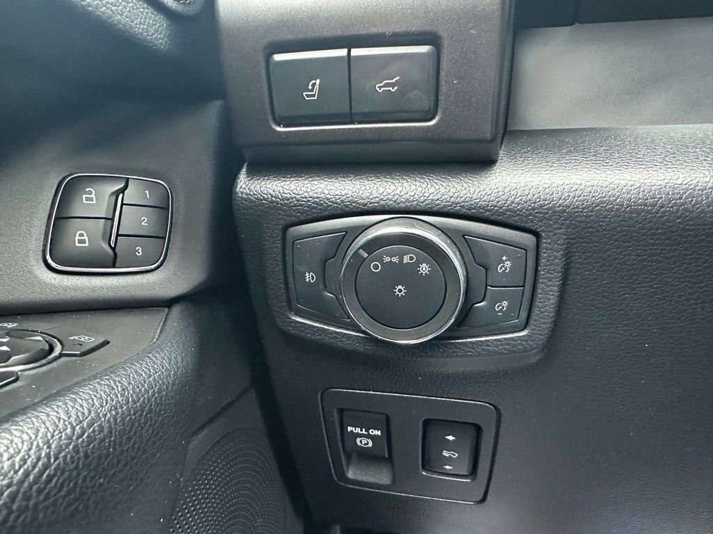 Used 2021 Ford Expedition Max Limited AWD/4WD image 32