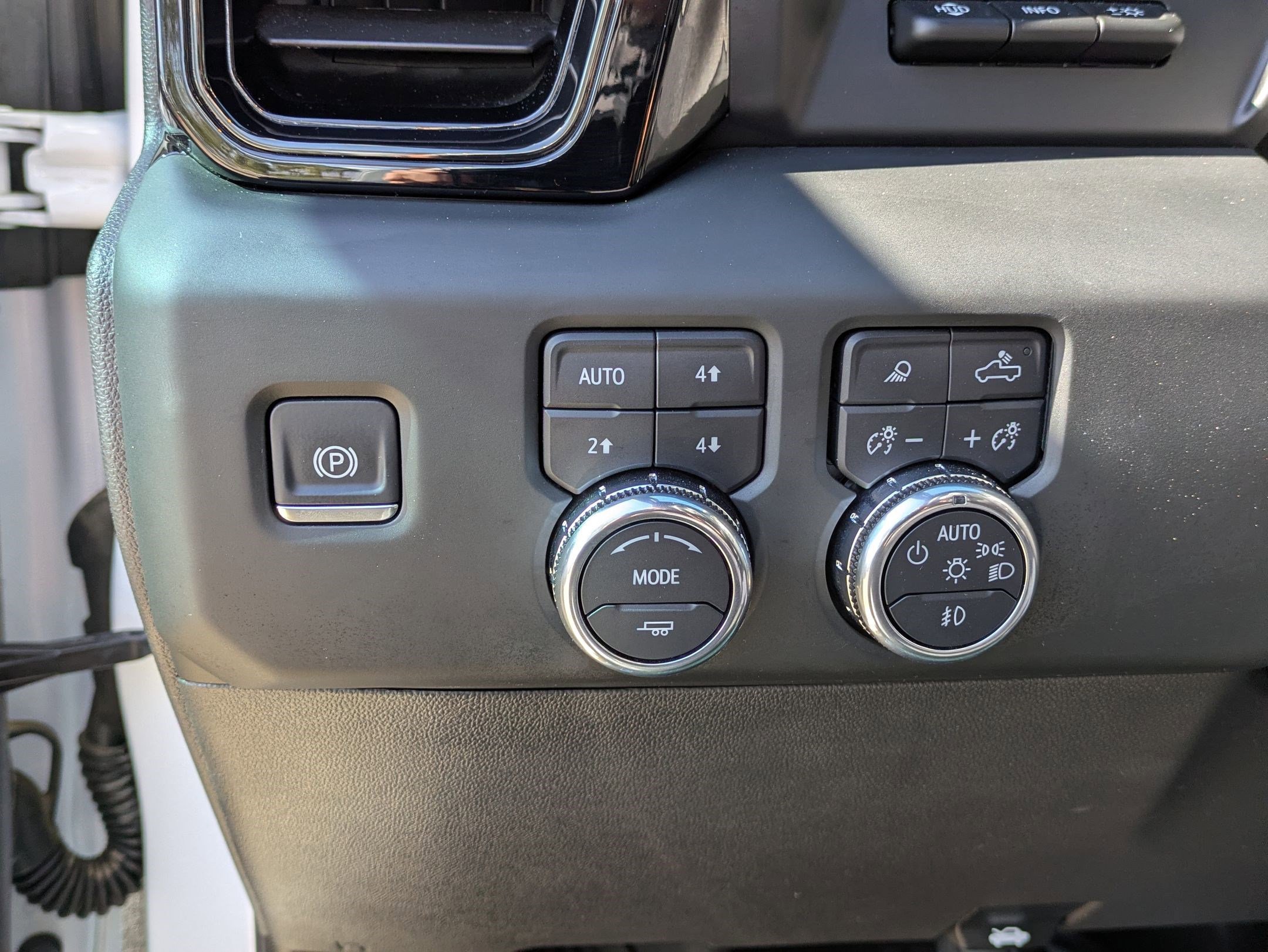 Certified 2024 GMC Sierra 1500 AT4X w/ AT4X AEV Edition image 24