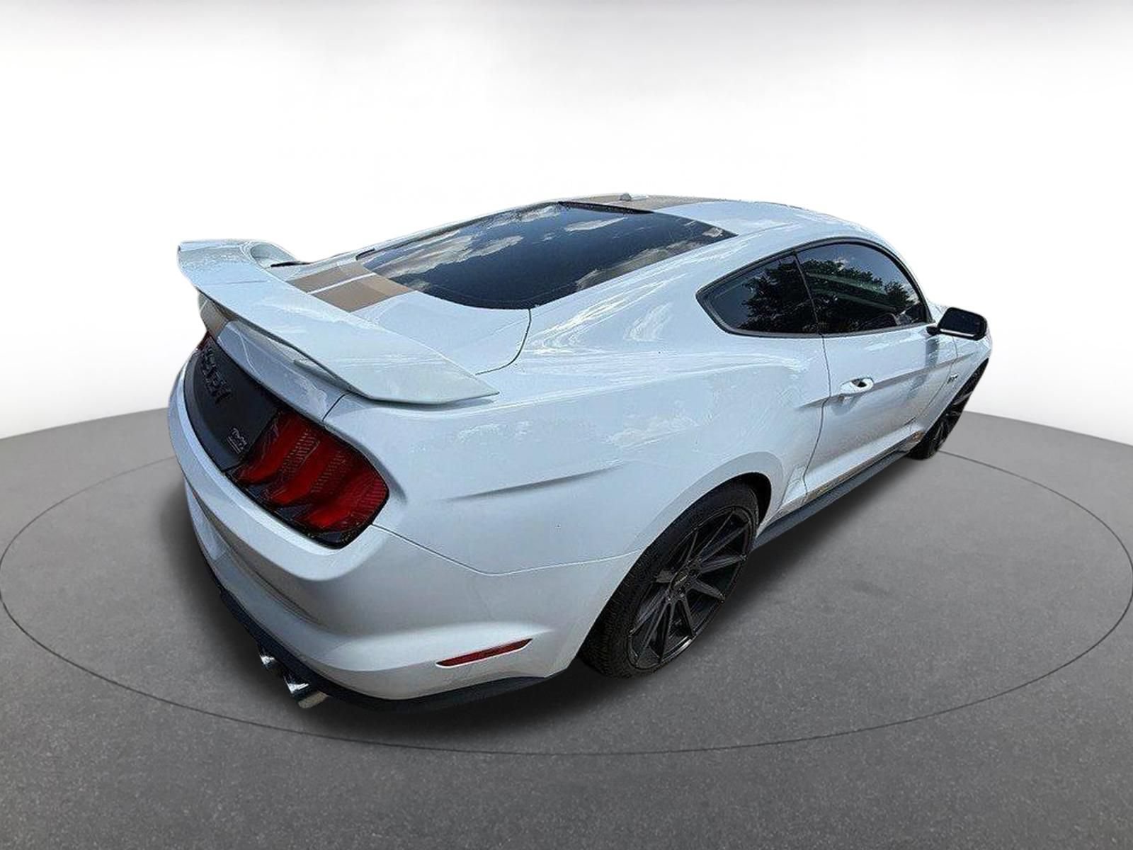 Used 2022 Ford Mustang GT Premium w/ GT Performance Package RWD image 6