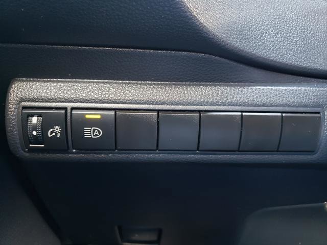 Used 2024 Toyota Corolla SE w/ SE Convenience Package FWD image 28