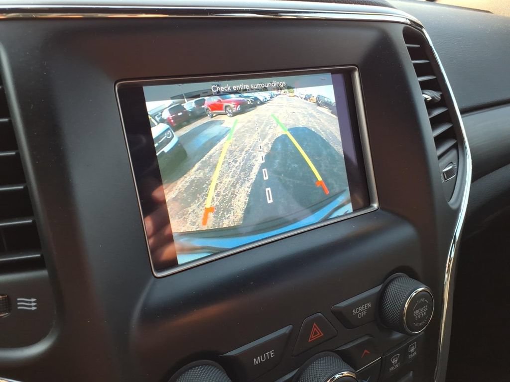 Certified 2021 Jeep Grand Cherokee Laredo AWD/4WD image 19