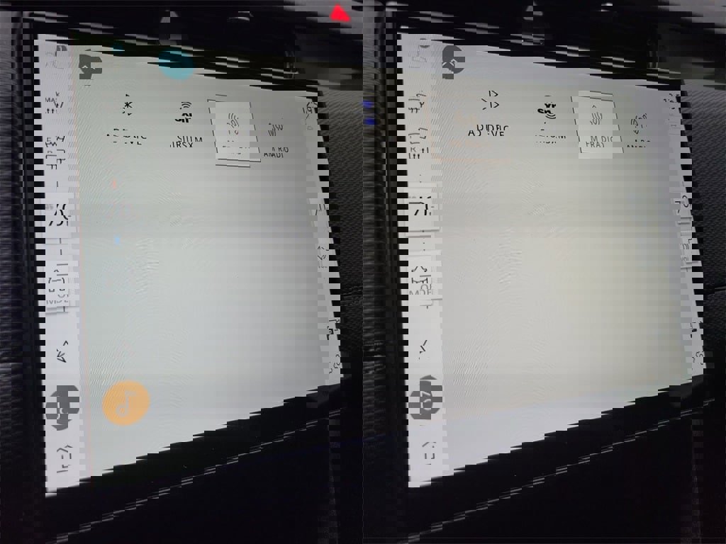 New 2025 Land Rover Discovery Sport Dynamic SE image 33