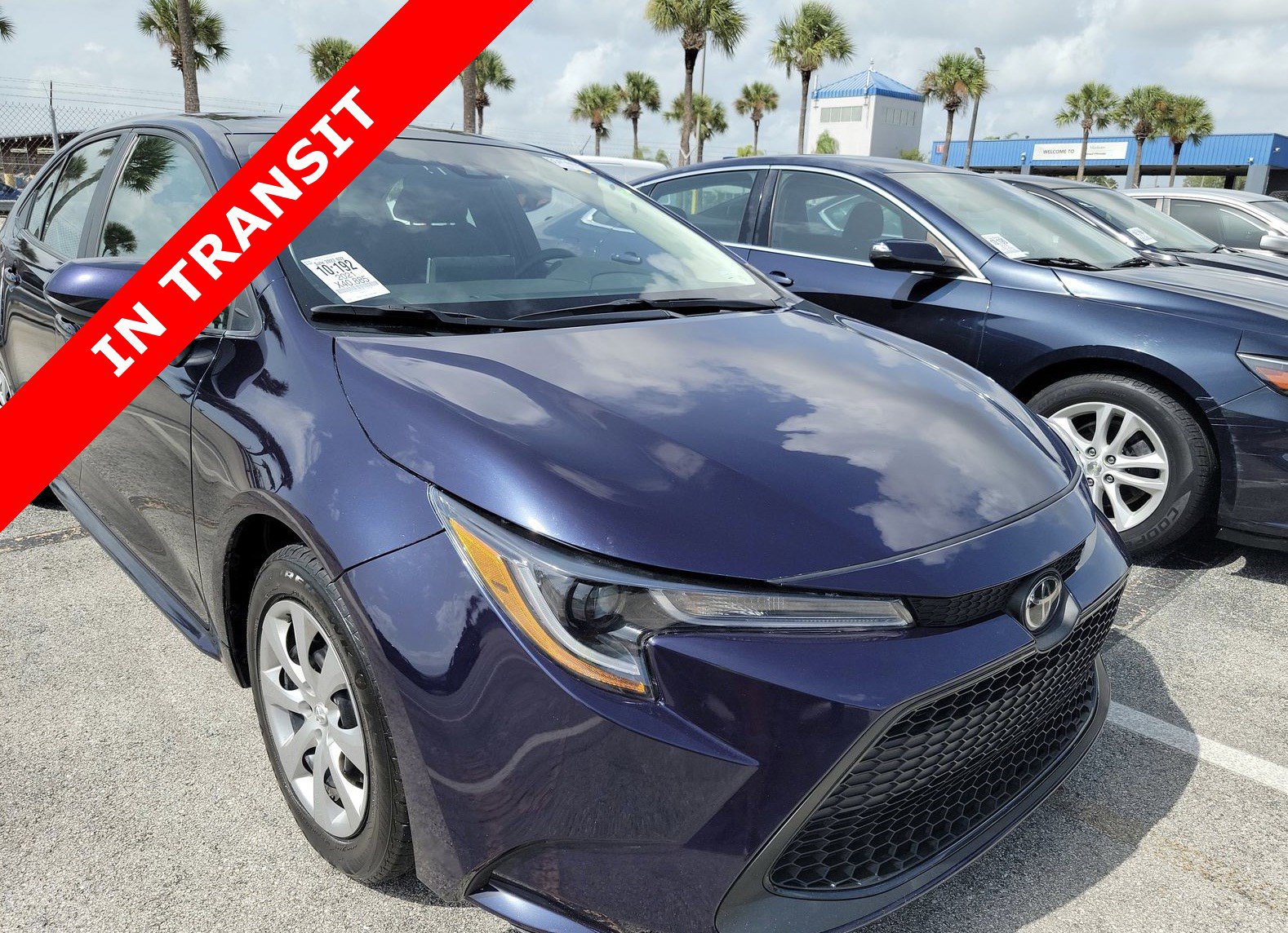 Used 2021 Toyota Corolla LE FWD image 3