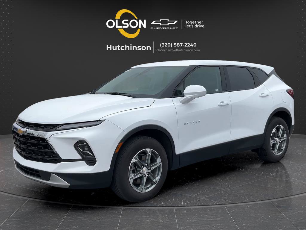 Certified 2025 Chevrolet Blazer LT AWD/4WD image 2