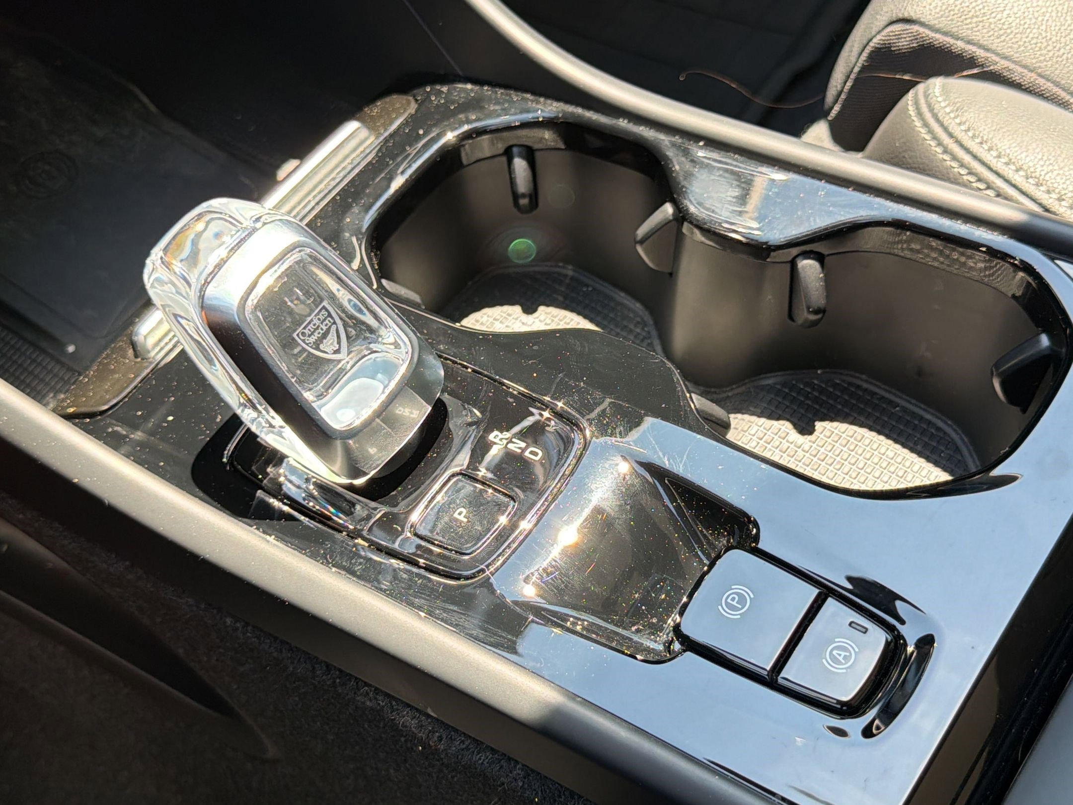 Used 2024 Volvo XC40 B5 Plus w/ Protection Package Premier AWD/4WD image 25