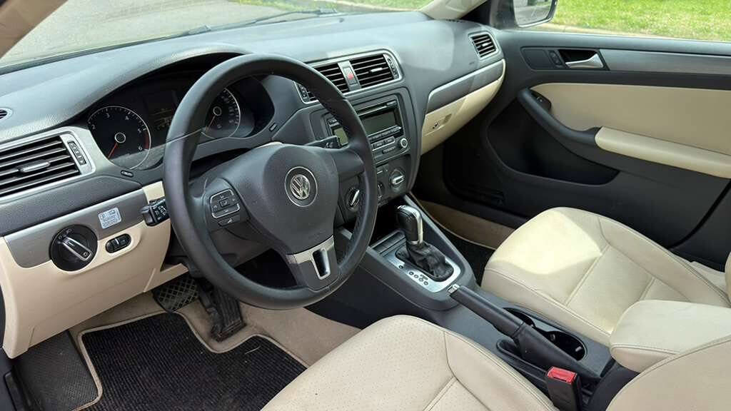 Used 2013 Volkswagen Jetta TDI image 11