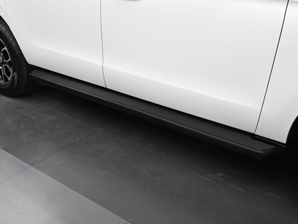 Certified 2024 Ford Expedition Max XLT image 25