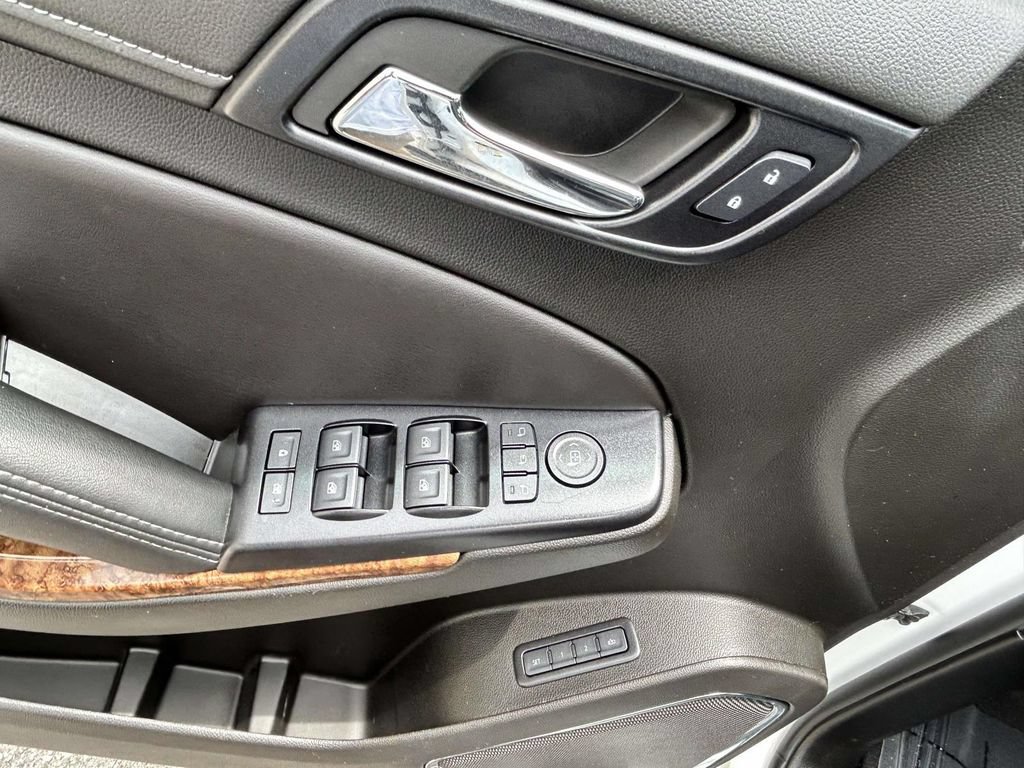 Used 2019 Chevrolet Tahoe Premier AWD/4WD image 13