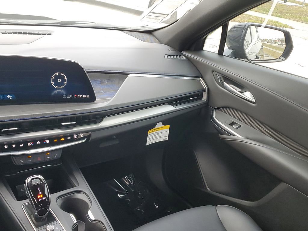 Used 2025 Cadillac XT4 Sport w/ Cold Weather Package image 20