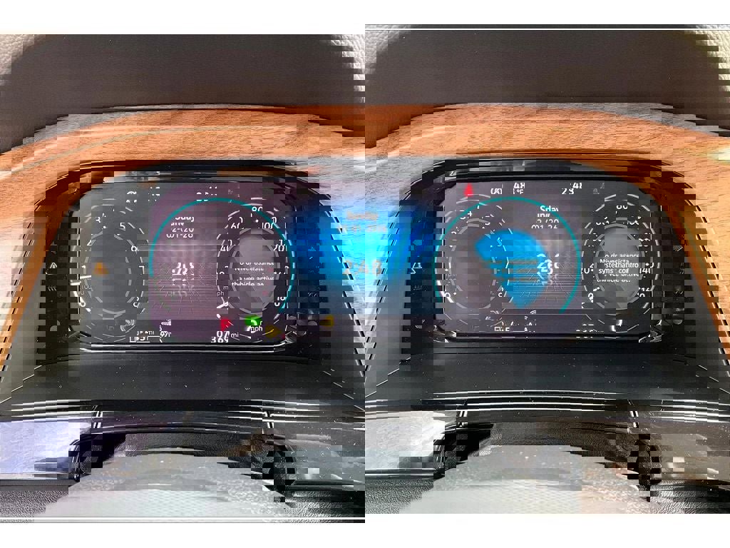 Used 2025 Volkswagen Atlas SE image 23