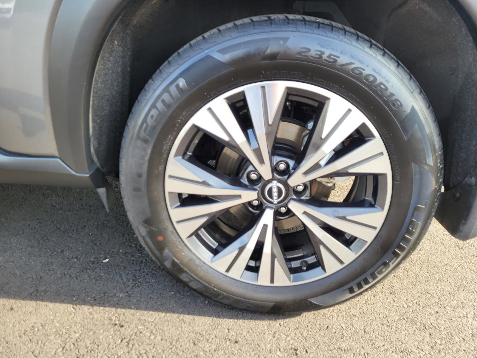 Used 2022 Nissan Rogue SV w/ SV Premium Package image 9