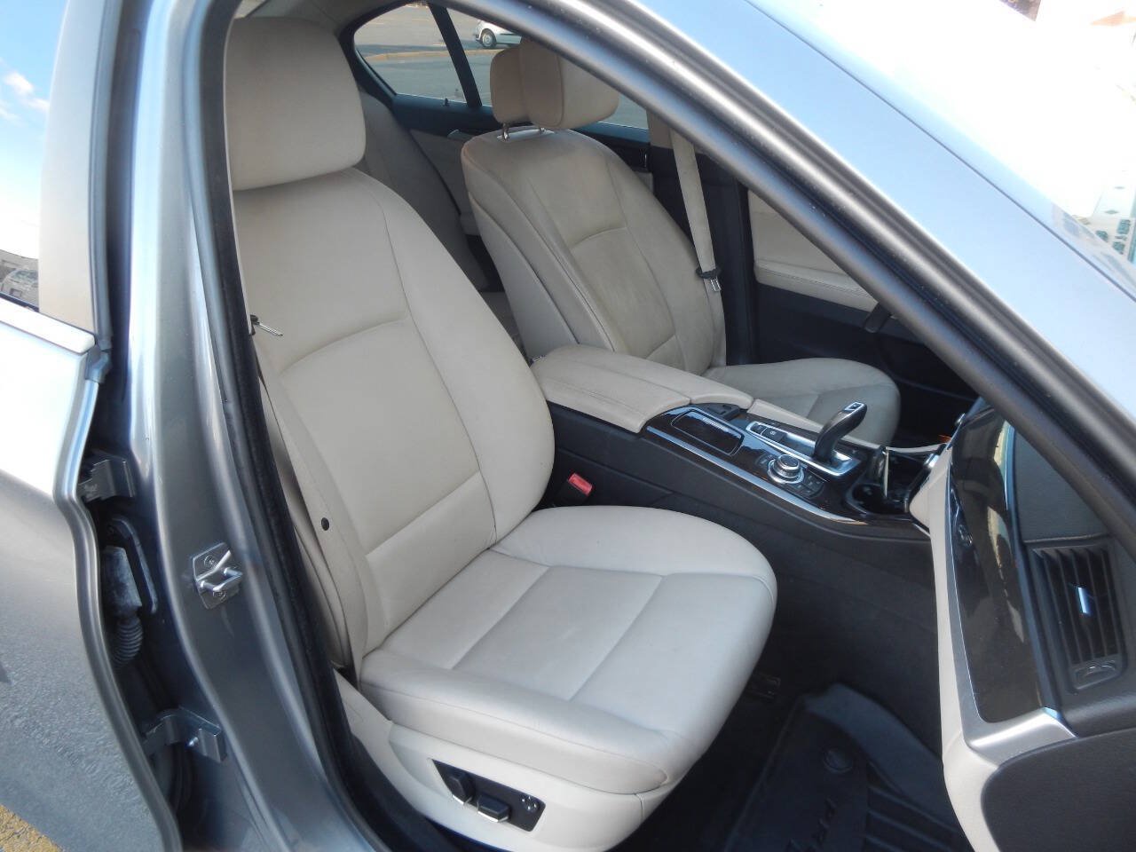 Used 2011 BMW 535i xDrive Sedan AWD/4WD image 38