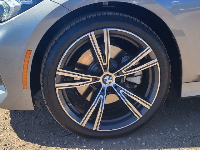 Used 2023 BMW 330i xDrive Sedan w/ Premium Package AWD/4WD image 9