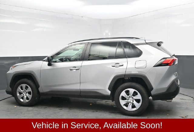 Used 2021 Toyota RAV4 LE AWD/4WD image 4