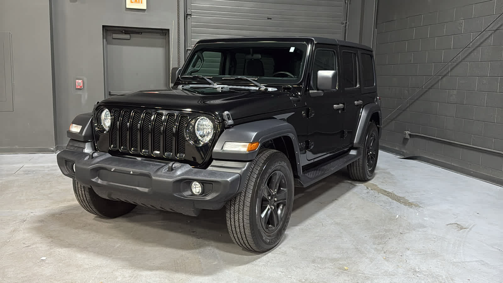 Used 2022 Jeep Wrangler Unlimited Sport AWD/4WD image 3