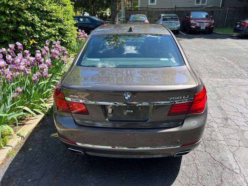 Used 2015 BMW 750Li xDrive AWD/4WD image 10