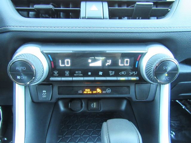 Used 2025 Toyota RAV4 LE image 38