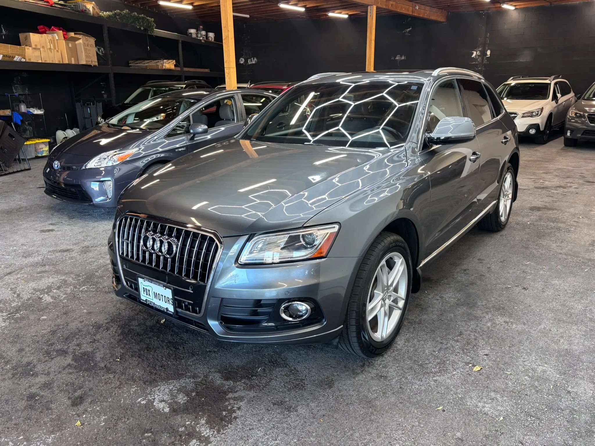 Used 2016 Audi Q5 2.0T Premium Plus w/ Technology Package AWD/4WD image 3